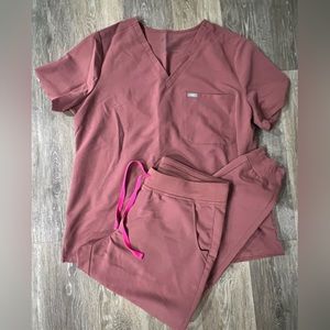 Women’s Figs Mauve Scrub Set XL top / Large Pants